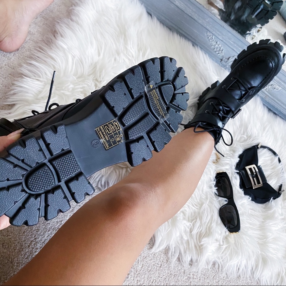 NEW 🖤 Black Lug Sole Platform Lace Up Boot - Picture 12 of 14